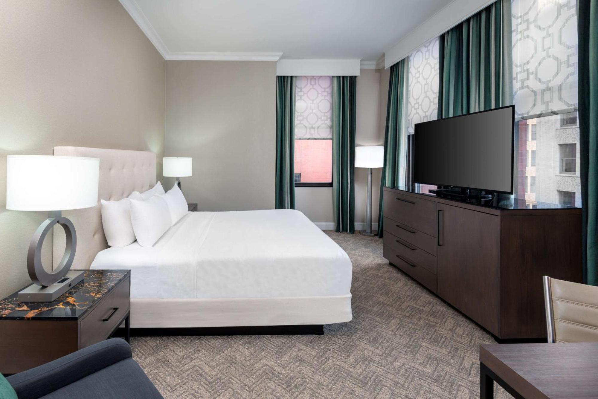 Отель Hilton Pennywell St Louis At The Arch Сент-Луис Экстерьер фото